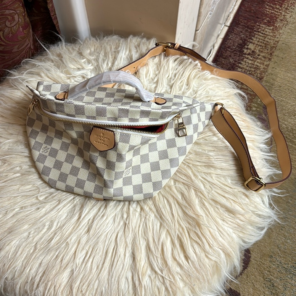 NWT Bumbag